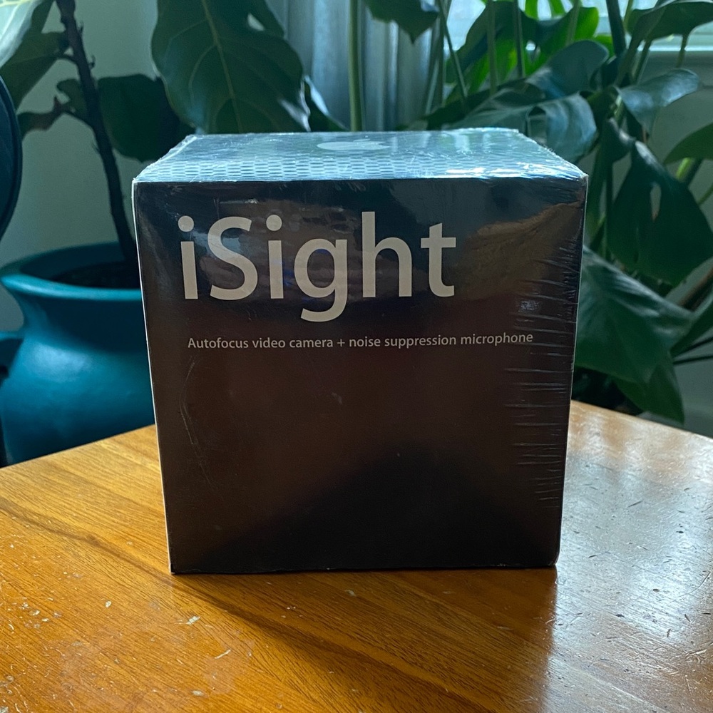 NEW Apple iSight Web FireWire Camera + Microphone M9330LL/C Factory Sealed